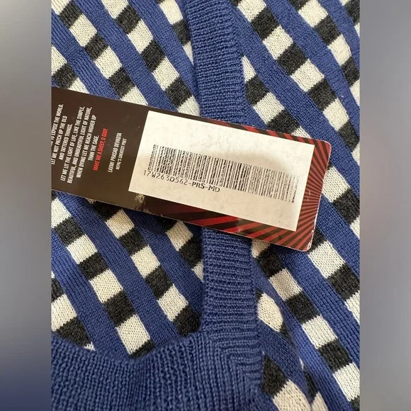 Happy Sheep NWT Size Medium blue Square and cream V neck super soft - Picture 5 of 8